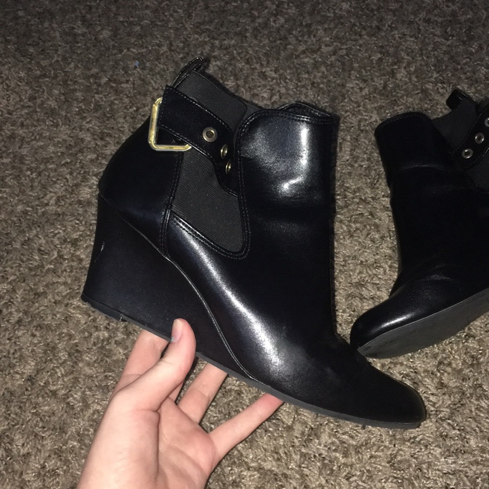 boots - Picture 3 of 5